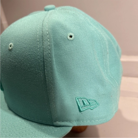 New Era New York Yankees Teal On Teal SnapBack 9Fifty Hat Cap NWOT MLB Baseball - Picture 4 of 9